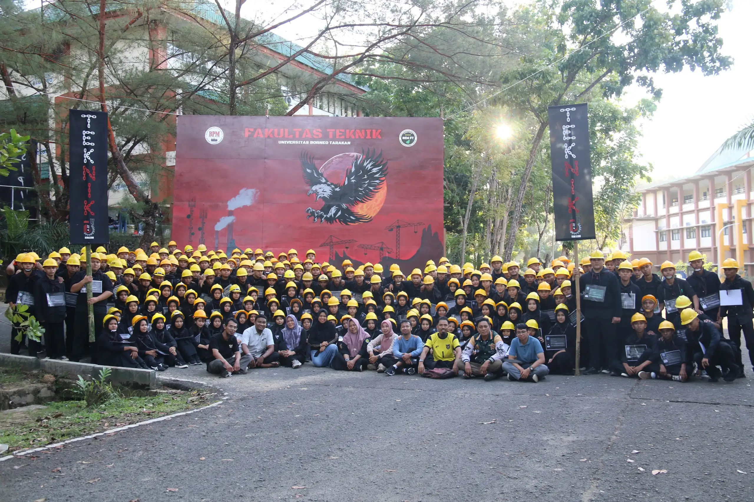 Gedung Rektorat Background